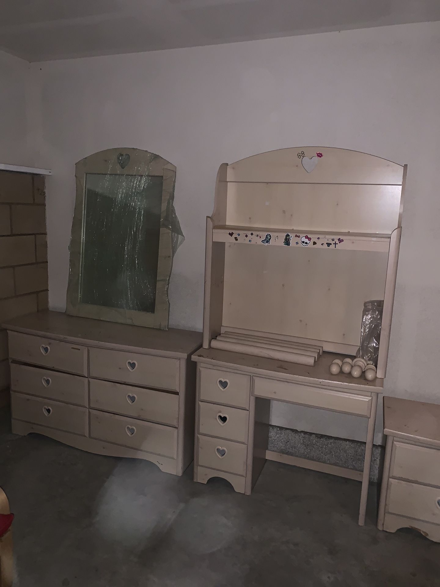 Darling 7 Piece Rosewood Furniture Set For Girl