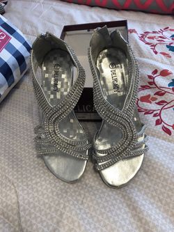 Silver heels worn for 30 mins excellent condition