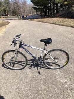 Schwinn aluminum trail way Hybrid shimano 21 speed
