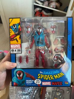 Scarlet Spiderman 2.0 Mafex exclusive