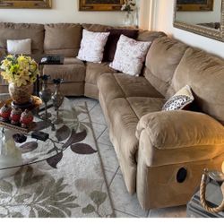 Sofa / Sectional