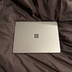 Microsoft Surface Laptop Go Touchscreen (1st Gen)