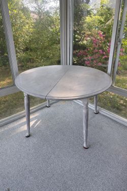 Rounded Table