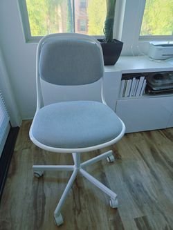 IKEA Office chair/ Desk chair/ Vanity chair (Almost New)