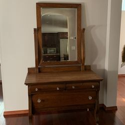 Antique Dresser w/mirror