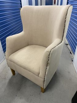 Accent chair