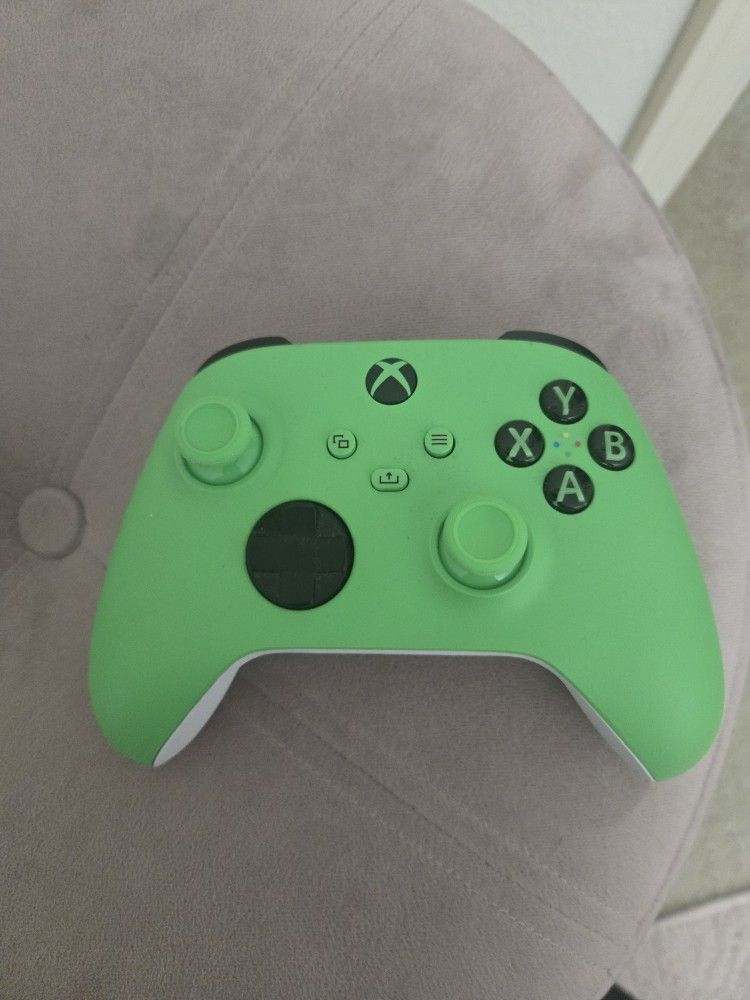 Xbox One Velocity Green