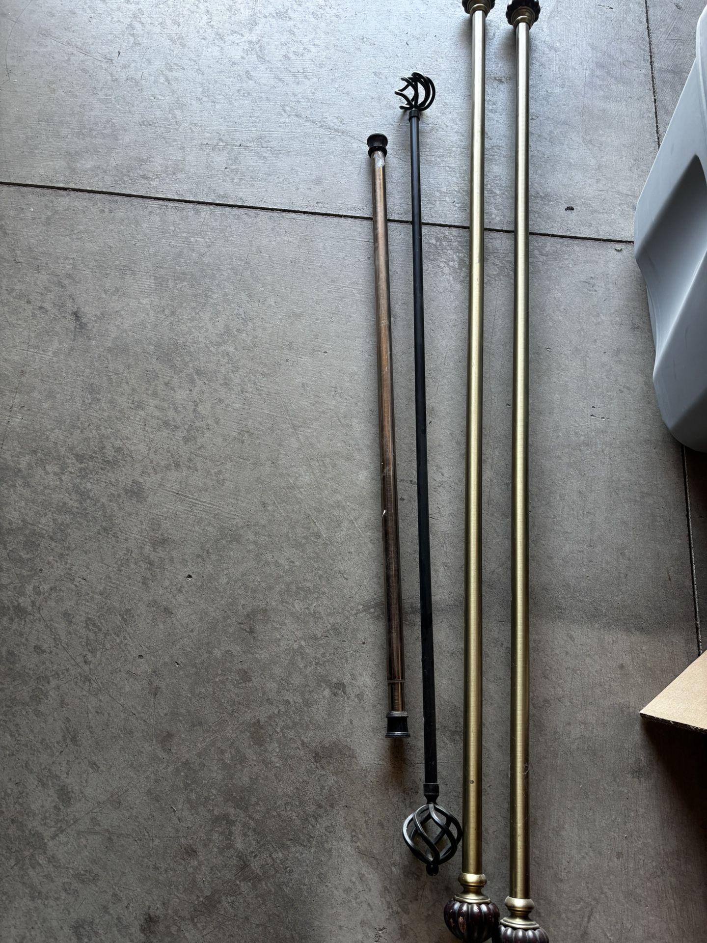 4 Cortineros $20