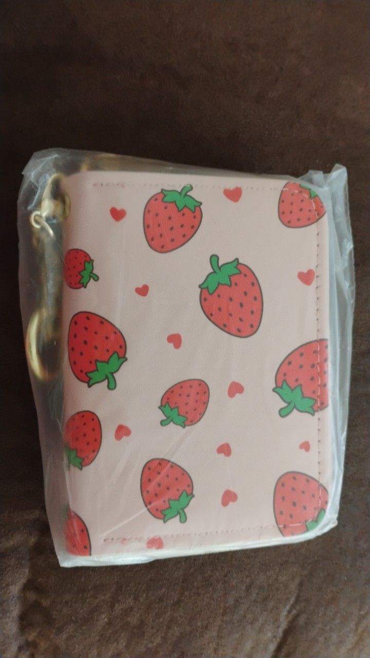 NEW CUTE Strawberry 🍓 wallets NUEVOS 