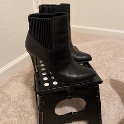 Women Black Boots
