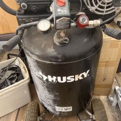 30 Gallon 155 Psi Husky Compressor