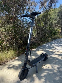 Apollo Go scooter