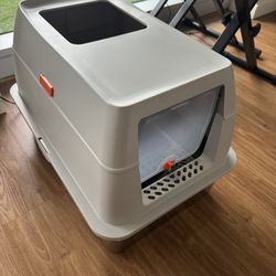 Kitty litter with free mat and pine pellets