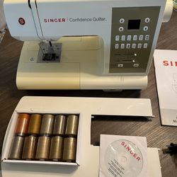 Singer Sewing Machine 