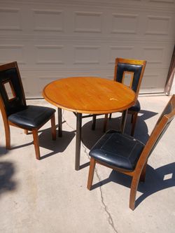 Kitchen Table 3 Chairs
