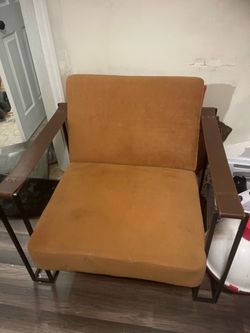 Accent chair