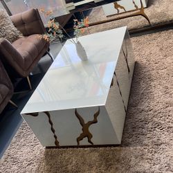 NEW COFFEE TABLE WHITE GLOSSY 47x24