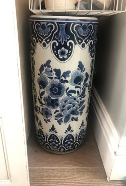 Flower vase 25 inch tall $12