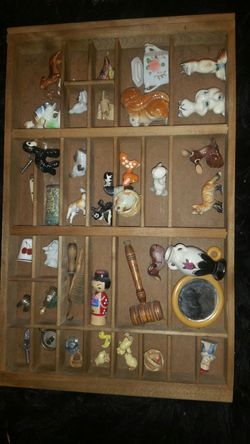 Lots of old vintahe tiny nick nacks