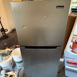 Refrigerator Magic Chef 10 CU