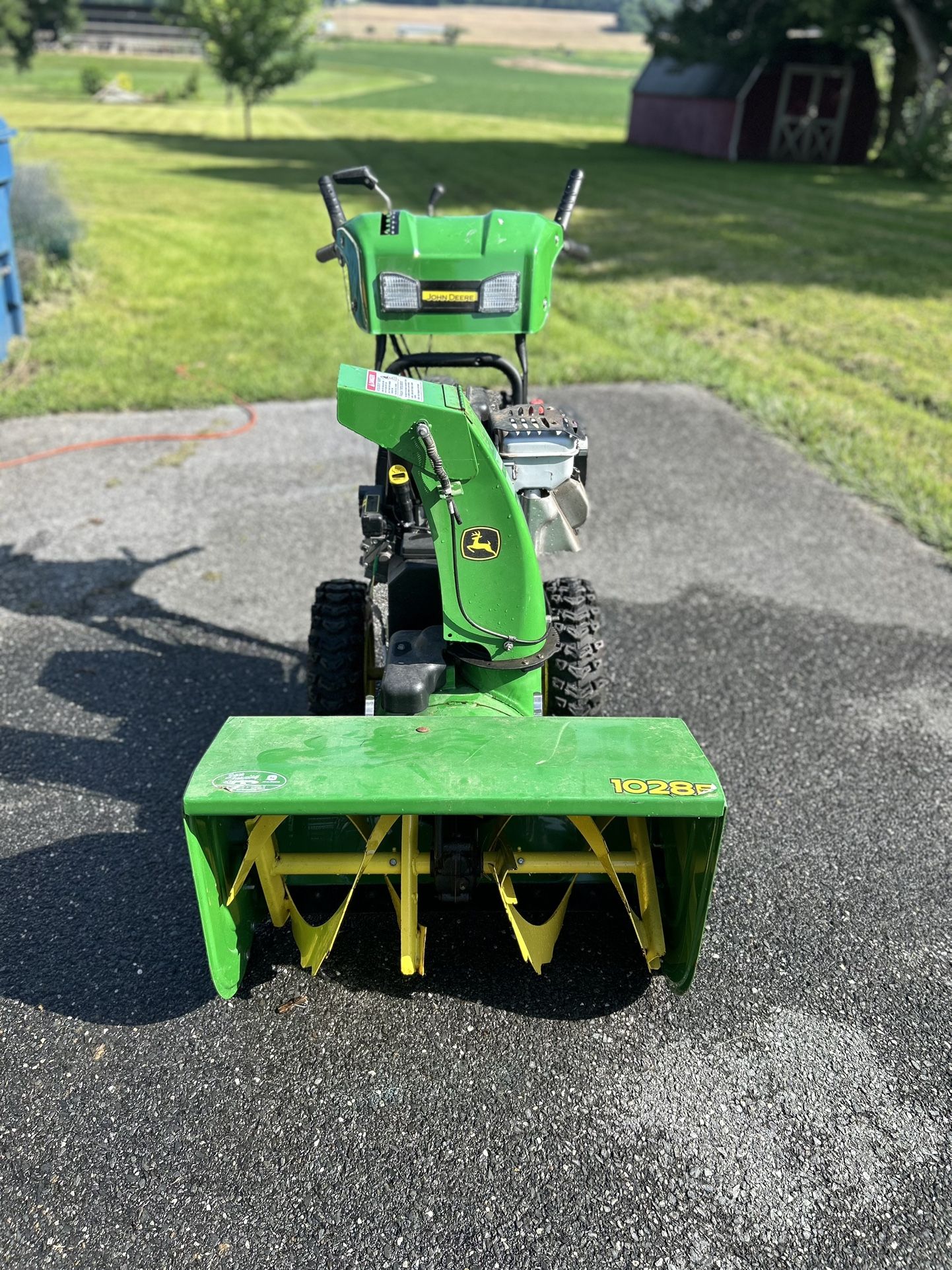 John Deere 1028E Snowblower
