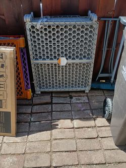 Pet n puppy gate for 40.00