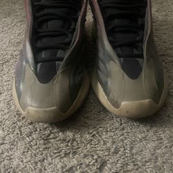 Yeezy 700 V3 'Fade Carbon'