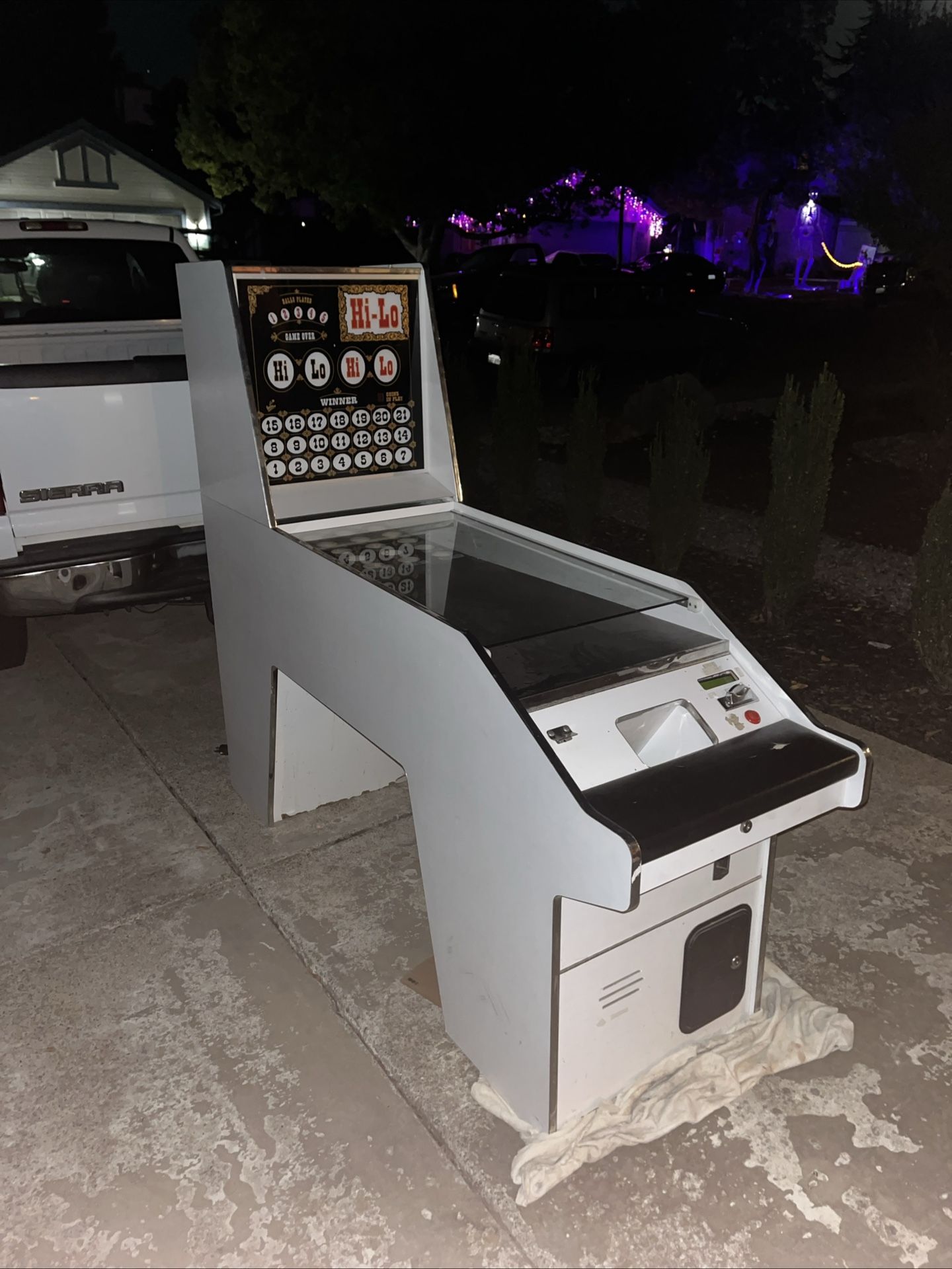 HI LOW Arcade Game Bascally Table Pinball