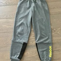 $34 Reebok Boy Logo, Fleece Gray Pants Jogger - M (10-12)