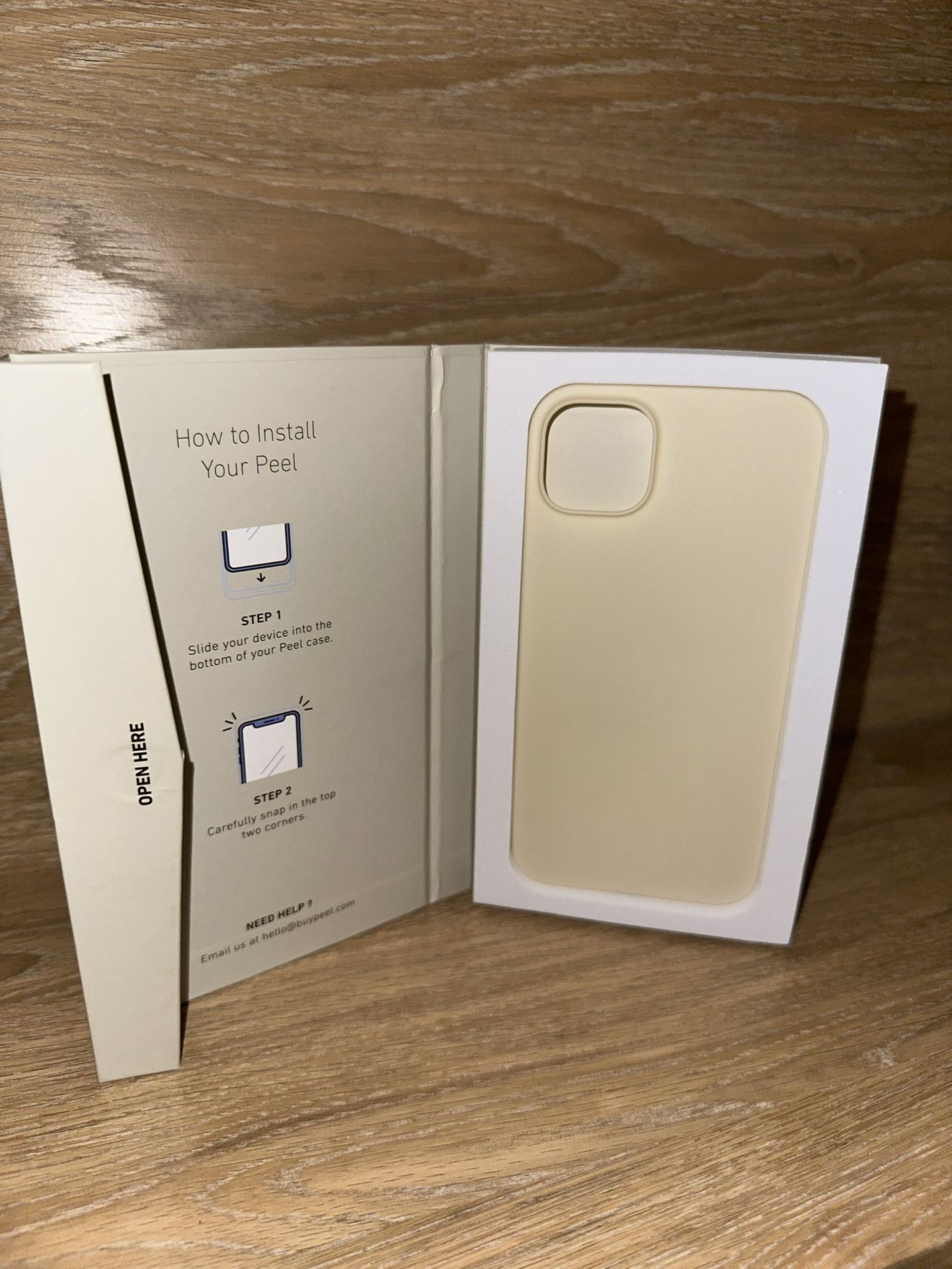 Peel The Original Super Thin Case - iPhone 14 plus (Color Bone)