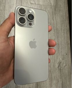 iPhone 15 Pro Max 256GB Unlocked