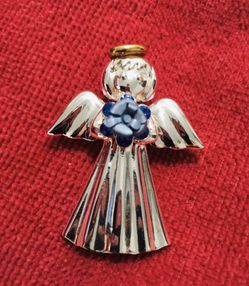 Angel 👼 broach.
