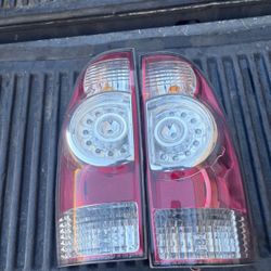Tacoma Tail lights OEM (2005-15)