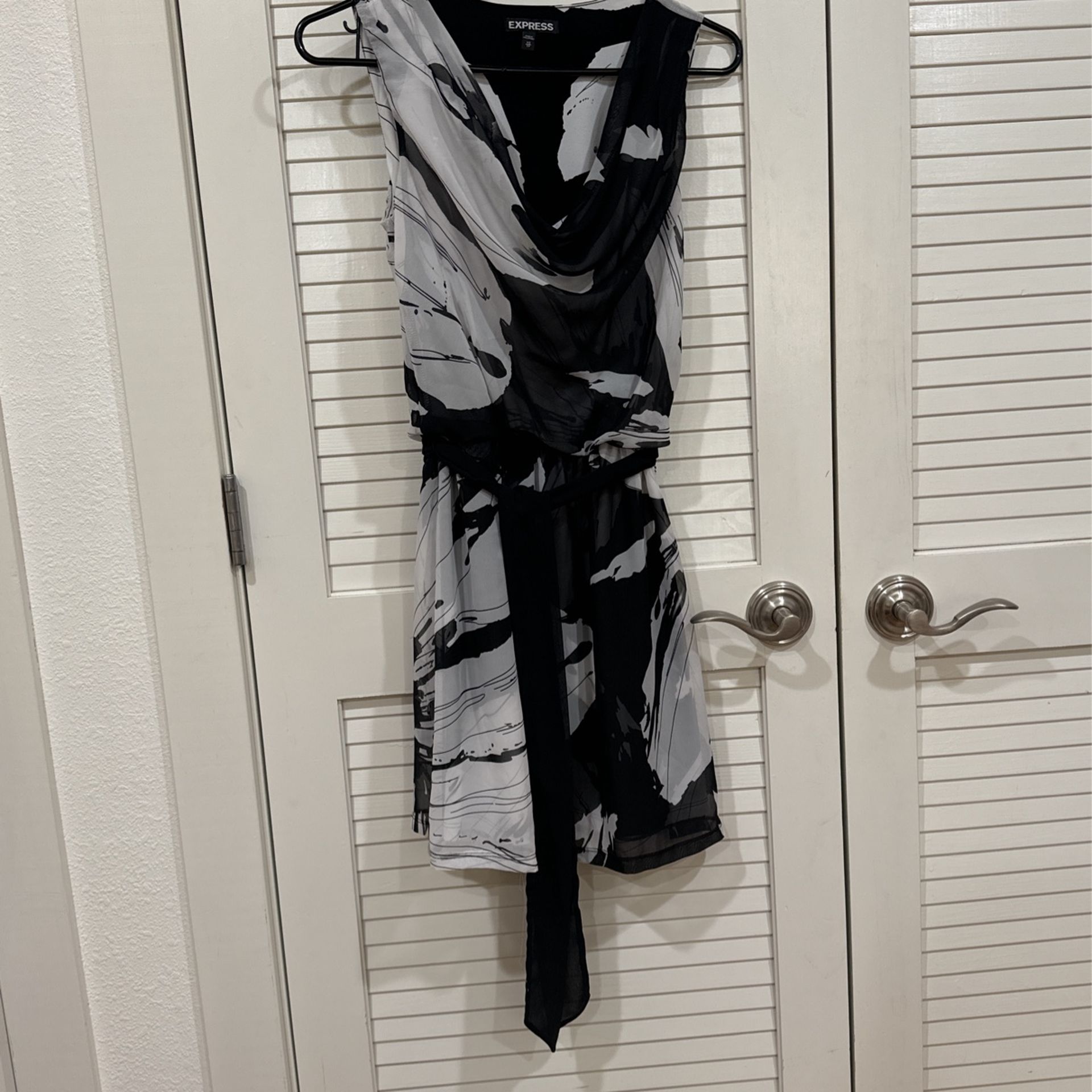 White & Black Dress (Express, XS, TP)