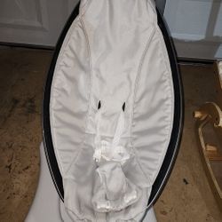 4moms Mamaroo swing