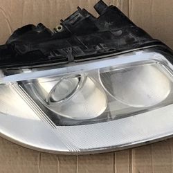2001-2005 Volkswagen Passat RH Headlight Passenger Side