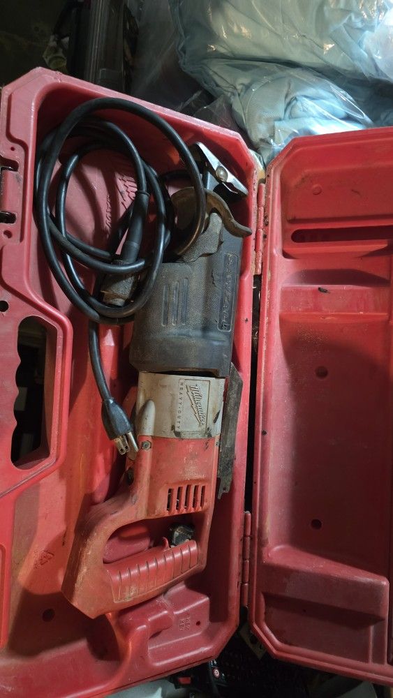 Milwaukee 6509-21 Heavy Duty Corded Sawzall 6.5A 3/4" Stroke w/ Plastic Case