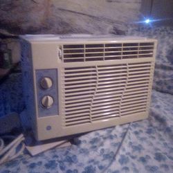 G.E Window Unit Air Conditioner