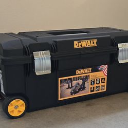 DeWalt rolling tool box