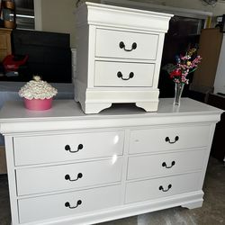 White Dresser with Ningt stand