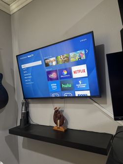 Insignia 43” LED 4k UHD smart Tv With Roku