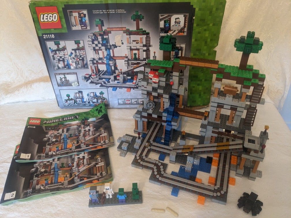 Retired LEGO Minecraft The Mine (21118) Complete w/ Orig. Box, Instructions