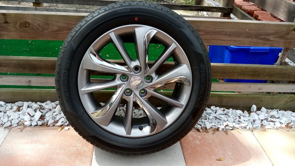 Chevy ,2022,Tires An Wheels,225/55/18, Fits Most GM Vehicle,S , Will Also Fit Other Ford's 41/4,0nly 168 M In Less On Them.Chevy Equinox , Asking $800