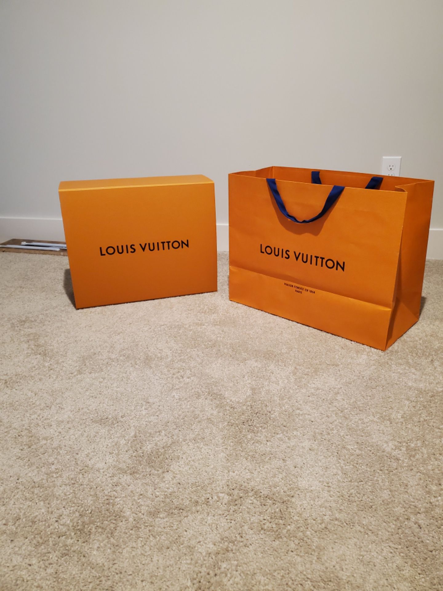 Large Louis Vuitton Mailing Box