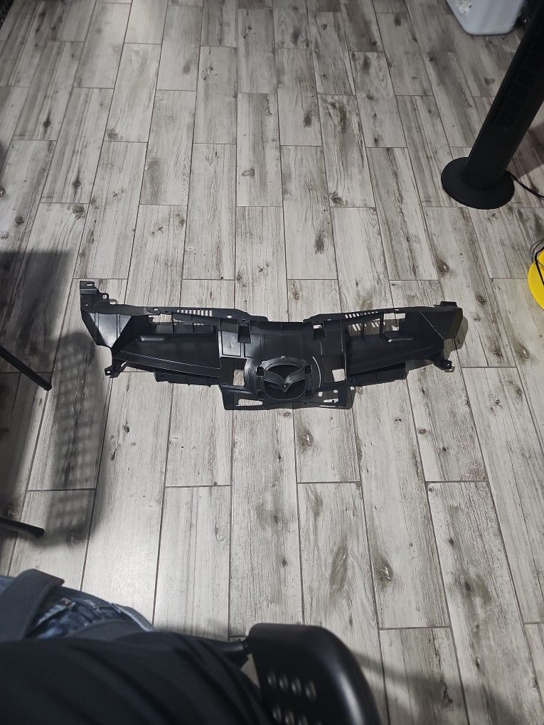 Mazda3 2010-13 Grille Inner Air Intake Cover