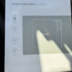 Macbook Pro/Air Charger. USB TYPE C.  NEW 60 W.