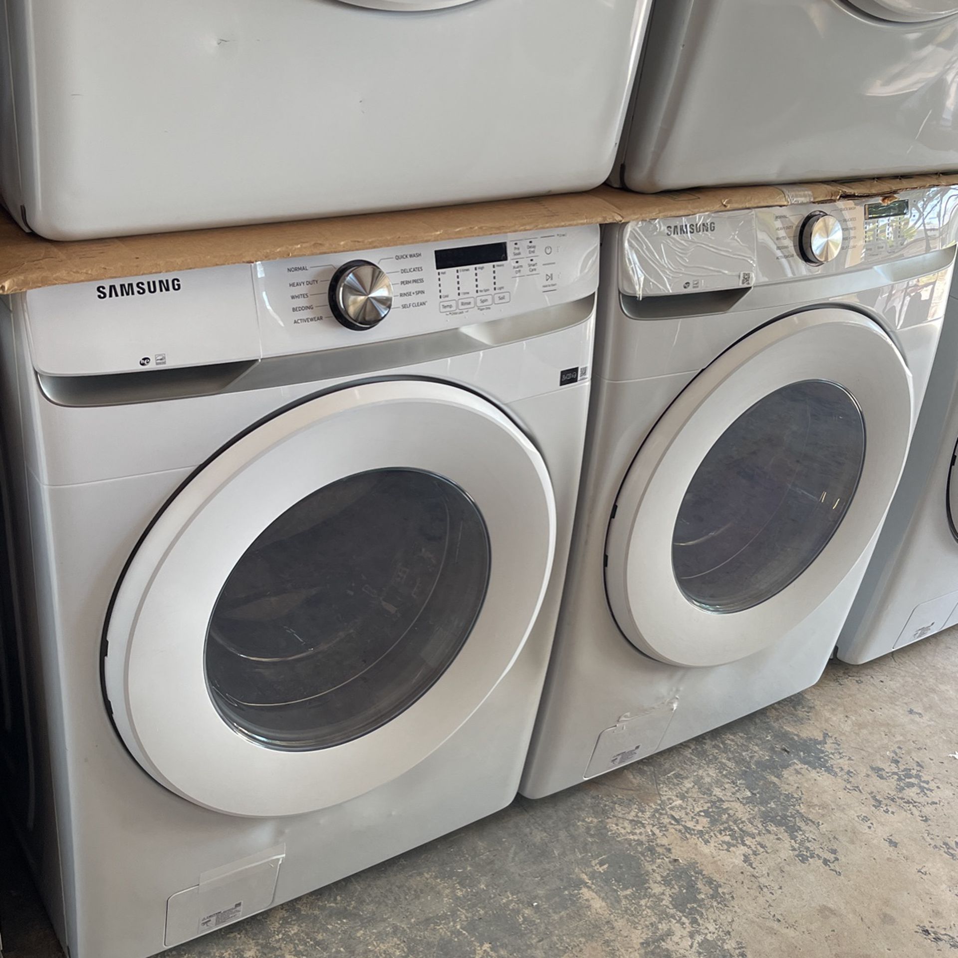 New Open Box Samsung Washer And Dryer In Good Working Conditions 
