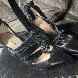 Valentino High Heels Shoes with black velvet straps chain in front size 38.5