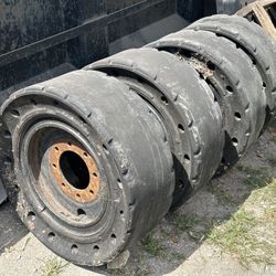 Bobcat Tire