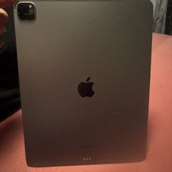 iPad Pro 6th Generation And Stylus Bundle